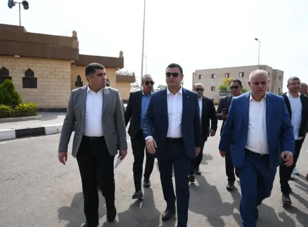 في زيارة مفاجئة.. وزير الإسكان يتفقد جهاز مدينة العبور ويوجه بتيسيرات فورية للمواطنين والمستثمرين