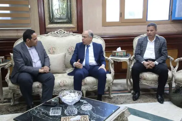 محافظ المنيا يلتقي وفد البنك الدولي وبرنامج التنمية المحلية بصعيد مصر لمتابعة المشروعات الممولة من البنك بالمحافظة
