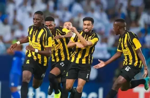 اتحاد جدة يقلب الطاولة على الاتفاق ويعزز صدارته للدوري السعودي بثلاثية مثيرة