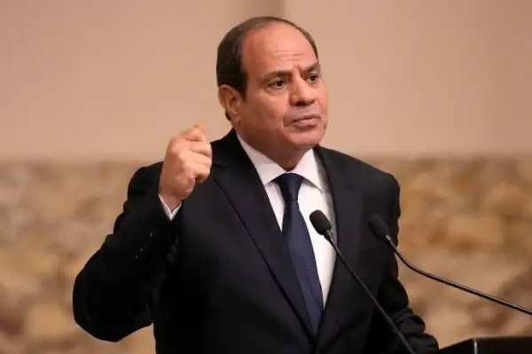 رئيس الوزراء يهنئ الرئيس السيسي بذكرى عيد تحرير سيناء