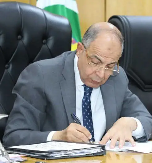 محافظ المنيا يعلن فتح باب التقديم لترخيص 50 تاكسي جديد بمدينة المنيا 2025 لتحسين خدمات النقل
