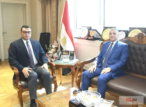 وزير الإسكان ومحافظ الإسماعيلية يبحثان ملفات العمل المشتركة وتطوير مشروعات البنية التحتية والخدمات