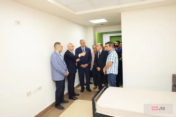 رئيس جامعة المنيا يفتتح السكن الفندقي للأطباء بالمجمع الطبي الجامعي بطاقة 84 سريرًا