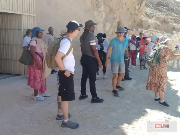 وفد سياحي فرنسي يزور آثار تل العمارنة بالمنيا