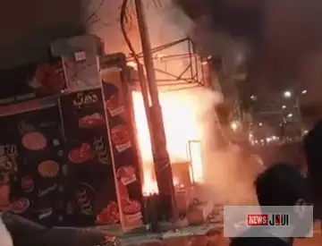 حريق داخل مطعم بشارع طه حسين في المنيا.. والدفع بسيارات الحماية المدنية للسيطرة على النيران