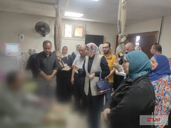 لفتة إنسانية.. قيادات صحة المنيا تشارك مرضى الغسيل الكلوي فرحة المولد النبوي