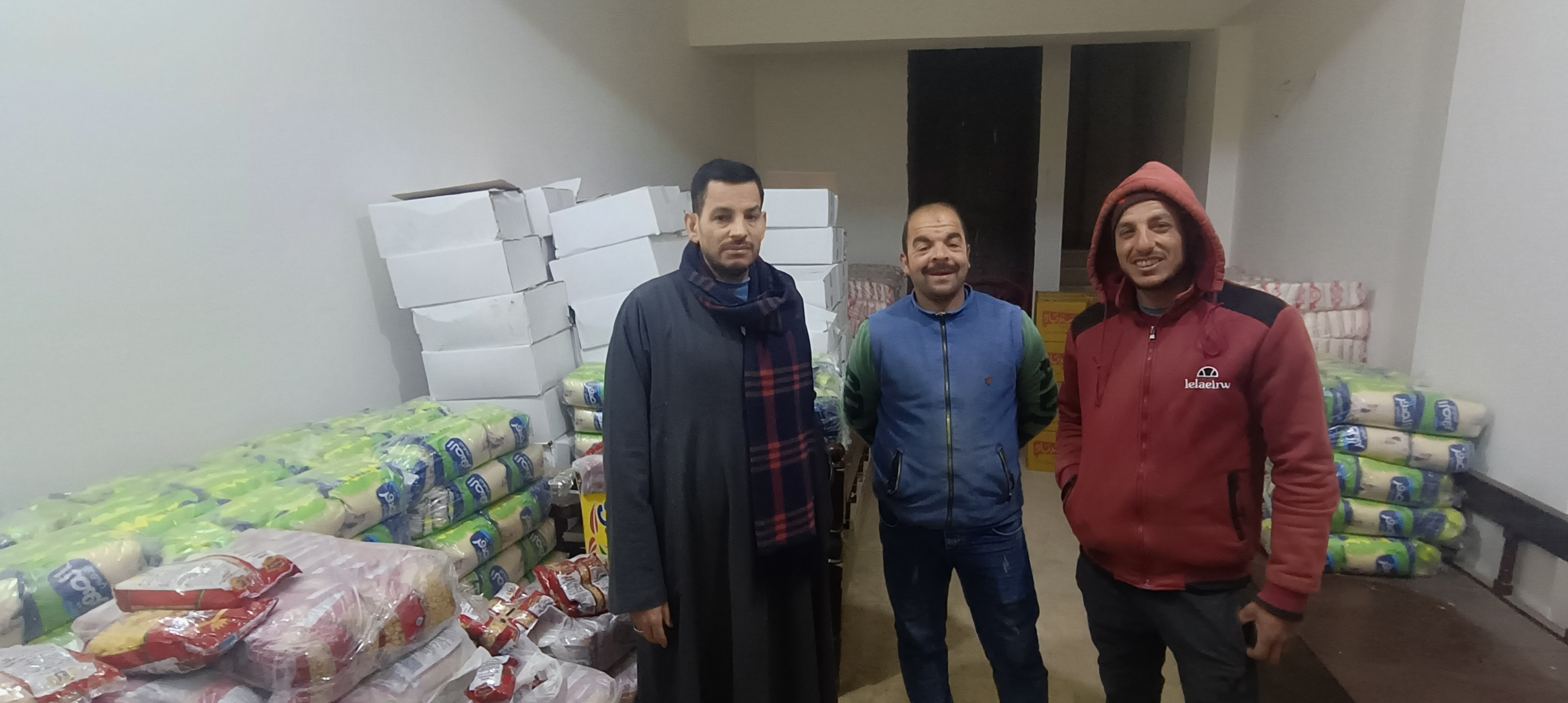 مؤسسة الأول للتنمية والخدمات الاجتماعية توزع كراتين رمضان على الأسر الأولى بالرعاية