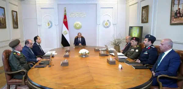 الرئيس السيسي يترأس اجتماعًا لمتابعة تغذية الكهرباء لمشروعات الاستصلاح الزراعي وتعزيز استدامة الطاقة