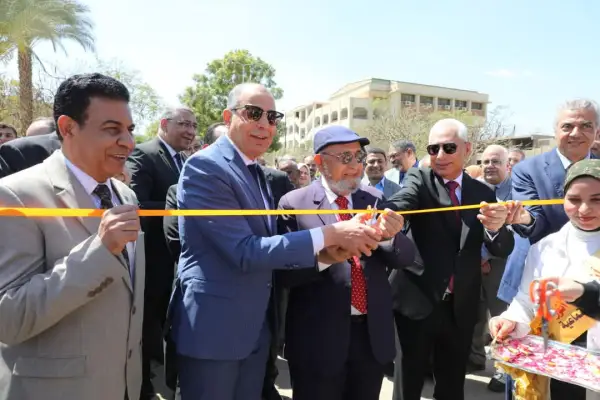 محافظ المنيا ورئيس الجامعة يفتتحان معرض الزهور لكلية "زراعة المنيا" تحت عنوان "بهجة الربيع"
