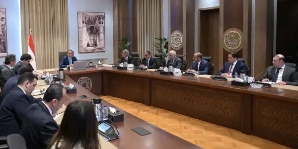 رئيس الوزراء يعلن دعم الحكومة الكامل لتطوير الإعلام والدراما المصرية