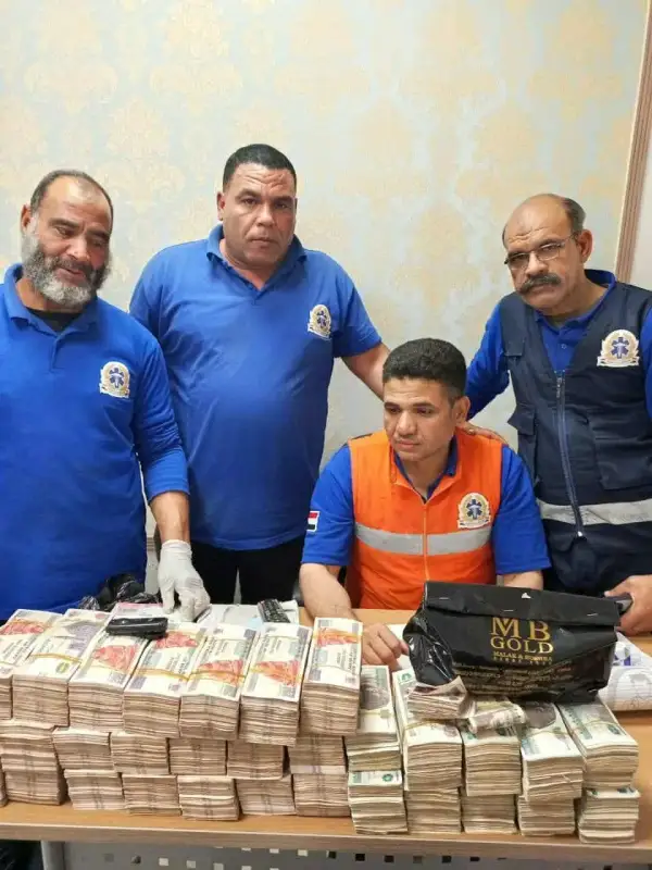 مسعفان من ذهب.. أعادا أمانات بـ6.5 مليون جنيه في المنيا