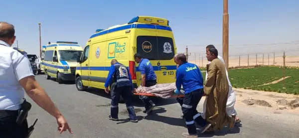 حادث مروع في ملوي: وفاة 8 أشخاص وإصابة 25 آخرين إثر تصادم سيارة ربع نقل محملة بالركاب