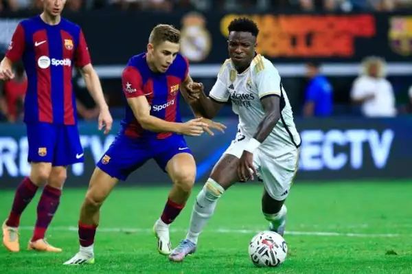 مواعيد مباراة ريال مدريد وبرشلونة والقنوات الناقلة لكلاسيكو نهائي كأس ملك إسبانيا 2025