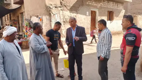 رئيس مركز ومدينة سمالوط يتفقد قرية الشعراوية استجابةً لشكاوى المواطنين