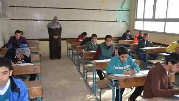 مواعيد امتحانات الترم الثاني 2025 للصف السادس الابتدائي والصف الثالث الإعدادي في محافظات الصعيد والدلتا